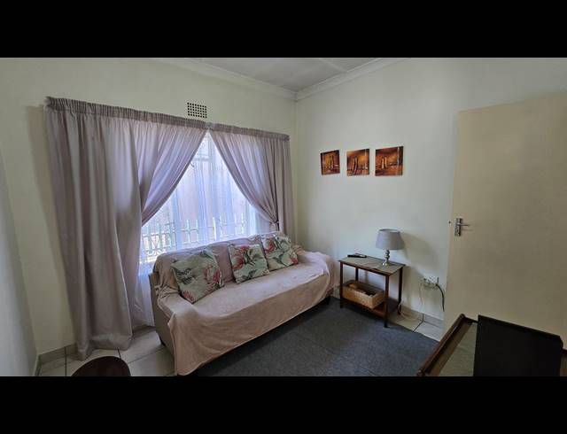3 BEDROOM FREEHOLD FOR SALE IN SOUTH CREST